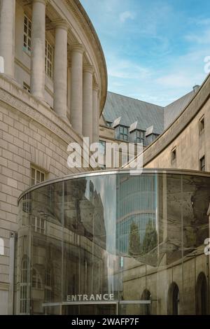 Détail abstrait de l'entrée de la bibliothèque centrale de Manchester. Banque D'Images