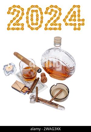 Cigares de qualité avec cognac, cutter, papier 100 dollars, cendrier, bougie légère et piment rouge sur fond blanc avec 2024 Happy New Year fabriqué à partir Banque D'Images