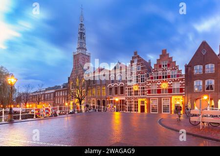 Église St Louis au Steenschuur à Leiden pendant l'heure bleue, Hollande, pays-Bas Banque D'Images