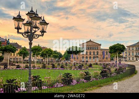 Belle place du château avec de magnifiques bâtiments dans la ville de Coburg, Bavière, Allemagne Banque D'Images