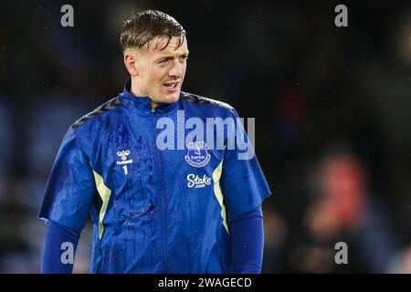 Le gardien de but d'Everton Jordan Pickford s'échauffera avant le coup de pied lors du match du 3e tour de Crystal Palace FC contre Everton FC Emirates FA Cup au Selhurst Park Stadium, Londres, Angleterre, Royaume-Uni le 4 janvier 2024 Credit : Every second Media/Alamy Live News Banque D'Images