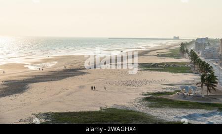 Taqah, salalah- 12 décembre 2023 : VUE de la plage de taqah à salalah, Taqah est une province et une ville côtière dans le gouvernorat de Dhofar, dans le sud-ouest d'Oman Banque D'Images