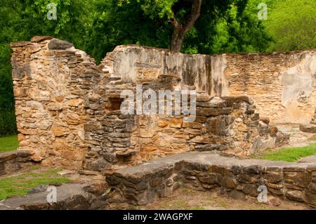 Ruines du mur à Mission Espada, San Antonio Missions National Historical Park, Texas Banque D'Images