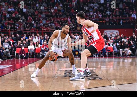 Pirée, Grèce. 04 janvier 2024. 2 Elie Okobo de L'AS Monaco lors de l'Euroleague, Round 19, match entre l'Olympiacos Pirée et L'AS Monaco au Peace & Friendship Stadium le 4 janvier 2024, au Pirée, Grèce. Crédit : Agence photo indépendante/Alamy Live News Banque D'Images