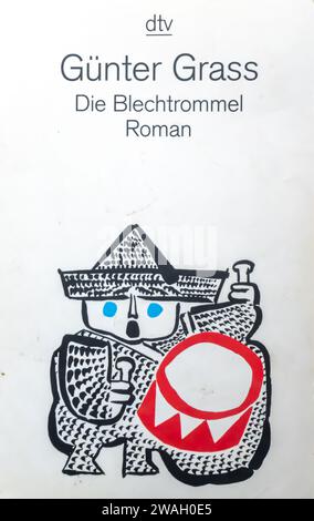 Günter Grass, et récipiendaire du Prix Nobel de littérature 1999 - Die Blechtrommel édition allemande . Le tambour d'étain (1959) Banque D'Images