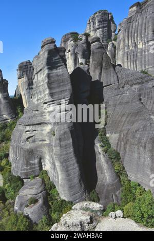 Formations rocheuses aux monastères des Météores, tour Kastraki, Grèce, Thessalie Banque D'Images