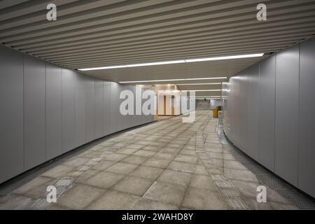 SHENZHEN, CHINE - 22 NOVEMBRE 2019 : passage souterrain de Shenzhen. Banque D'Images