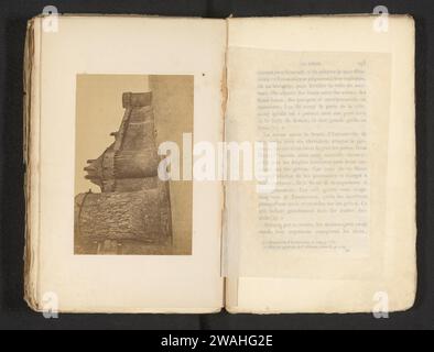 Murs extérieurs du Mont Saint-Michel, Anonyme, c. 1866 - en ou avant 1876 photographie Basse-Normandie support photographique Albumen print murs  ville fortifiée Banque D'Images