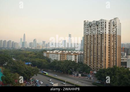 SHENZHEN, CHINE - 22 NOVEMBRE 2019 : Shenzhen vue de UpperHills. Banque D'Images