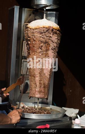 Doner kebab turc traditionnel sur perche Banque D'Images