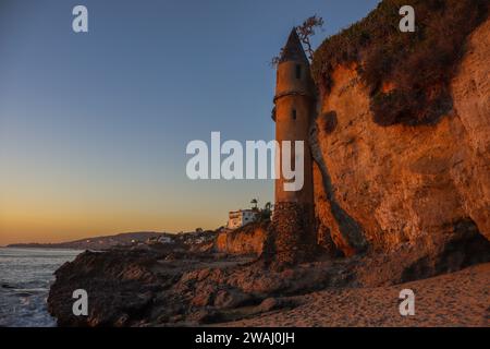 une tour côtière mystérieuse et magique Banque D'Images