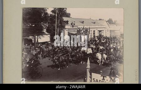 Parade, peut-être en l'honneur de l'investiture du président Kruger, anonyme, 1890 - 1905 photographie Afrique du Sud baryta papier procession cérémonielle, parade, concours  installation d'un souverain Banque D'Images