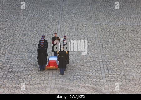 Paris, France. 05 janvier 2024. © PHOTOPQR/LE PARISIEN/Olivier Lejeune ; Paris ; 05/01/2024 ; cérémonie d'hommage national à M. Jacques Delors à l'Hôtel national des Invalides avec le président de la République française, Emmanuel Macron LP/Olivier Lejeune - Paris, France Jan 5, 2024 hommage à Jacques Delors au Palais de l'Elysée *** local Caption *** cérémonie d'hommage national à M. Jacques Delors à l'Hôtel national des Invalides avec MR président de la République française, Emmanuel Macron.04/01/2024 pH O.Lejeune. Crédit : MAXPPP/Alamy Live News Banque D'Images