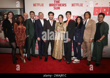 Los Angeles, Californie. 4 janvier 2024. Casting à la première Netflix de The Brothers Sun au Netflix Tudum Theater à Los Angeles, Californie, le 4 janvier 2024. Crédit : Faye Sadou/Media Punch/Alamy Live News Banque D'Images