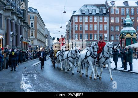 Reine Margrethe II Ride en Golden Carriage Banque D'Images