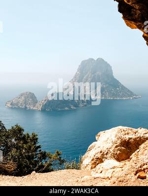 Une vue panoramique d'es Vedra dans le sud d'Ibiza, en Espagne Banque D'Images