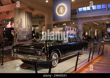 La Lincoln Continental Limousine de 1961 dans laquelle le président John F. Kennedy a été assassiné, exposée au Henry Ford Museum Banque D'Images