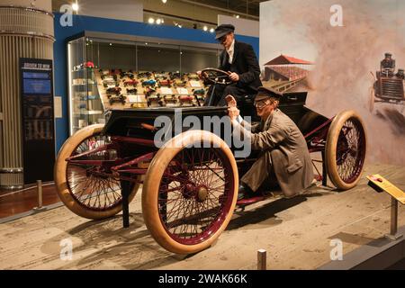 Voiture de course Ford Sweepstakes 1901 exposée au Henry Ford Museum of American innovation Banque D'Images