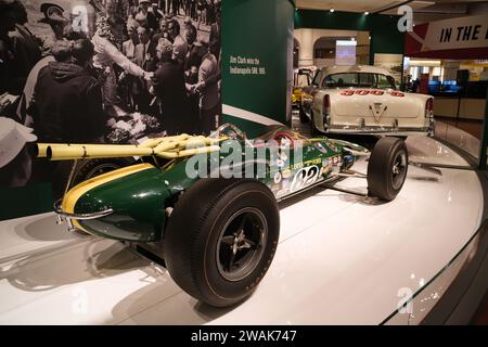 La voiture de course Lotus-Ford de 1965, dans laquelle l'Écossais Jim Clark a remporté les 500 Indianapolis de 1965, exposée au Henry Ford Museum of American innovation Banque D'Images