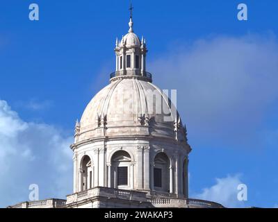 Belle église nommée Igreja de Santa Engrácia Panthéon National de Lisbonne au Portugal Banque D'Images