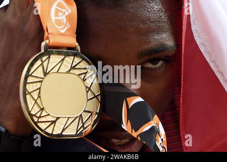 (240105) -- BEIJING, 5 janv. 2024 (Xinhua) -- Noah Lyles, des États-Unis, célèbre la finale du 100m masculin des Championnats du monde d'athlétisme Budapest 2023 à Budapest, Hongrie, le 20 août 2023. (Xinhua/Li Ming) Banque D'Images