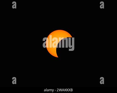 Une éclipse totale du soleil, où aucune lumière de l'étoile ne peut être vue. Banque D'Images