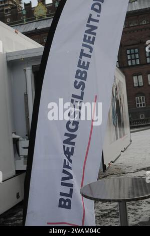 Copenhague, Danemark /05 January 2024/.Truck pour le recrutement de gardiens de prison dans la capitale danoise Copenhague. (Photo.Francis Joseph Dean/Dean Pictures) Banque D'Images