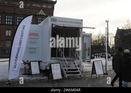 Copenhague, Danemark /05 January 2024/.Truck pour le recrutement de gardiens de prison dans la capitale danoise Copenhague. (Photo.Francis Joseph Dean/Dean Pictures) Banque D'Images