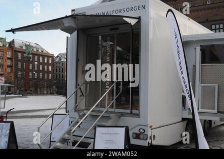 Copenhague, Danemark /05 January 2024/.Truck pour le recrutement de gardiens de prison dans la capitale danoise Copenhague. (Photo.Francis Joseph Dean/Dean Pictures) Banque D'Images