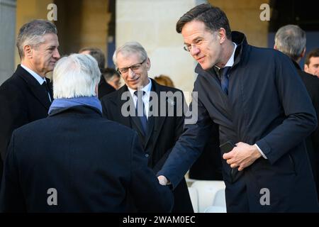 Paris, France. 05 janvier 2024. Le Premier ministre slovène Robert Golob, le Premier ministre bulgare Nikolai Denkov, le Premier ministre néerlandais Mark Rutte lors d'un hommage national à l'ancien ministre français des Finances et ancien président de la Commission européenne Jacques Delors à l'Hôtel des Invalides à Paris, France, le 5 janvier 2024. Jacques Delors est décédé à l'âge de 98 ans. Photo Eric Tschaen/Pool/ABACAPRESS.COM crédit : Abaca Press/Alamy Live News Banque D'Images