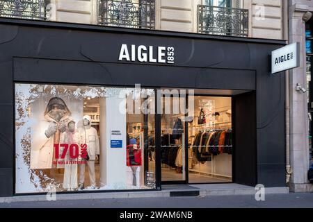 Vue extérieure d'un magasin Aigle. Aigle est une marque française de bottes, chaussures et prêt-à-porter créée en 1853 par la société américaine Hutchinson Banque D'Images