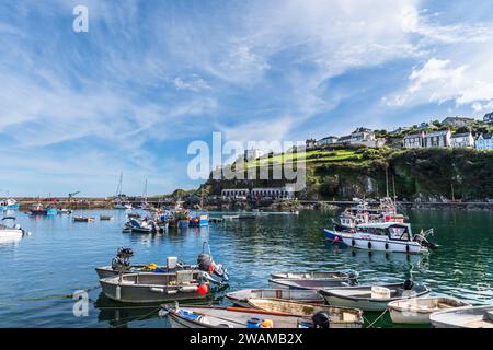 Mevagissey, Cornouailles, Royaume-Uni - 16 août 2023 : le port de Mevagissey sur la côte sud de Cornouailles Banque D'Images