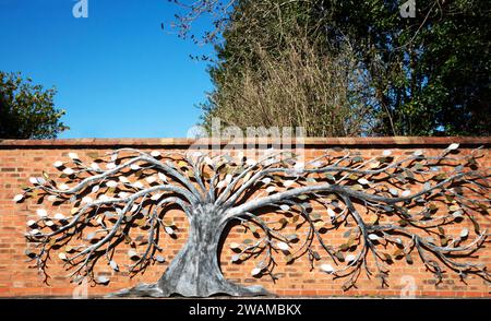 Sculpture « The Greenwood Tree » dans la New place de Shakespeare, Stratford-upon-Avon, Warwickshire Banque D'Images