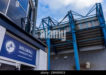 Londres, Royaume-Uni. 29 décembre 2023. Le stade The Den du Millwall football Club a une capacité de 20 146 personnes et est le siège du Millwall FC depuis 1993. Crédit : Mark Kerrison/Alamy Live News Banque D'Images