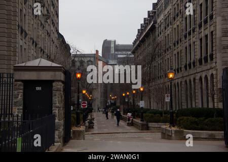 Rue résidentielle dans le Vieux-Montréal Banque D'Images