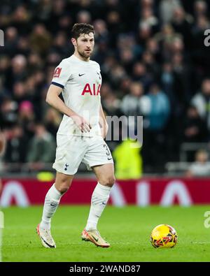 Londres, Royaume-Uni. 5 janvier 2024. Ben Davies de Tottenham Hotspur en action lors du match du 3e tour Tottenham Hotspur FC contre Burnley FC Emirates FA Cup au Tottenham Hotspur Stadium, Londres, Angleterre, Royaume-Uni le 5 janvier 2024 Credit : Every second Media/Alamy Live News Banque D'Images