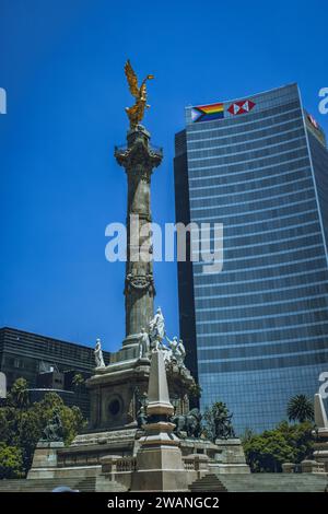 L'un des monuments les plus emblématiques et les plus importants de Mexico est l'Ange de l'indépendance. Ce magnifique monument détient une grande histoire et cul Banque D'Images