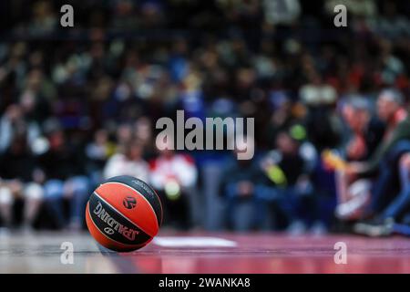 Milan, Italie. 05 janvier 2024. Match officiel de Spalding lors du match de la saison régulière de Turkish Airlines Euroleague 2023/24 Round 19 entre EA7 Emporio Armani Milan et le FC Bayern Munich au Mediolanum Forum. NOTE FINALE : EA7 Milan 76 | 62 Bayern M. (photo de Fabrizio Carabelli/SOPA Images/Sipa USA) crédit : SIPA USA/Alamy Live News Banque D'Images