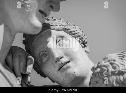 Statue en plâtre : Hector et Andromache par l'artiste Giuseppe de Fabris - Musée civique de Bassano del Grappa, région de Vénétie, Italie, 16 décembre 2023 Banque D'Images