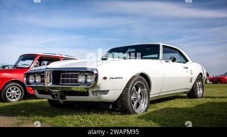 Pontiac Firebird 1968, exposé au Bicester Heritage Scramble le 8 octobre 2023. Banque D'Images