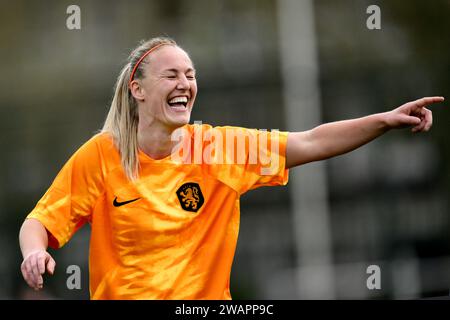 HAARLEM - Stefanie van der Gragt lors du traditionnel match du nouvel an avec d'anciennes internationales de l'équipe féminine néerlandaise au Royal HFC. ANP OLAF KRAAK pays-bas sorti - belgique sorti Banque D'Images