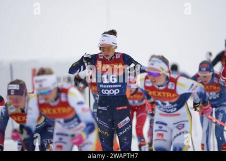 Lago Di Tesero, Italie. 06 janvier 2024. © Pierre Teyssot/MAXPPP ; coupe du monde de ski de fond à Lago Di Tesero, Italie, le 6 janvier 2024. Au stade des prochains Jeux Olympiques d'hiver Milano Cortina 2026, en action, lors de la Mass Start Classic Race du Tour de ski, Delphine Claudel (FRA) © Pierre Teyssot/Maxppp crédit : MAXPPP/Alamy Live News Banque D'Images