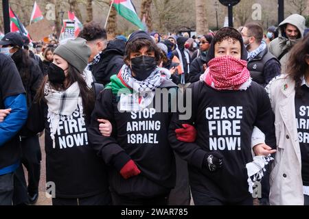 Westminster, Londres, Royaume-Uni. 6 janvier 2024. Gaza, cessez le feu maintenant protestent par Sisters Uncut et d'autres groupes à Westminster, Londres. Crédit : Matthew Chattle/Alamy Live News Banque D'Images