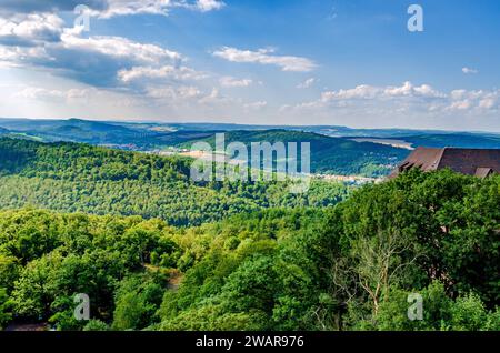 Vue panoramique depuis le château de Wartburg sur la forêt de Thuringe, Eisenach, Thuringe, Allemagne Banque D'Images