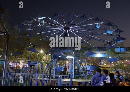 Pokhara, Népal - novembre 17 2023 : l'extérieur du Pokhara Disyneyland Fun Amusement Park, c'est un seul parc d'attractions à Pokhara. Banque D'Images