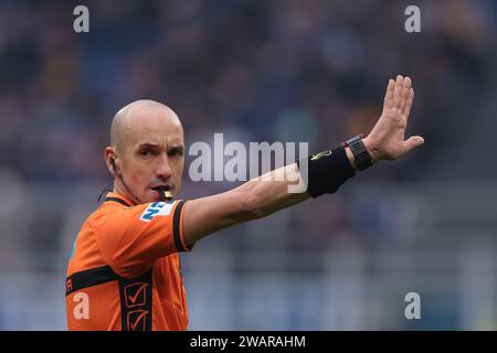 Milan, Italie. 6 janvier 2024. L'arbitre Michael Fabbri réagit lors du match de Serie A à Giuseppe Meazza, Milan. Le crédit photo devrait se lire : Jonathan Moscrop/Sportimage crédit : Sportimage Ltd/Alamy Live News Banque D'Images