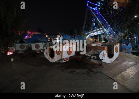 Pokhara, Népal - novembre 17 2023 : l'extérieur du Pokhara Disyneyland Fun Amusement Park, c'est un seul parc d'attractions à Pokhara. Banque D'Images