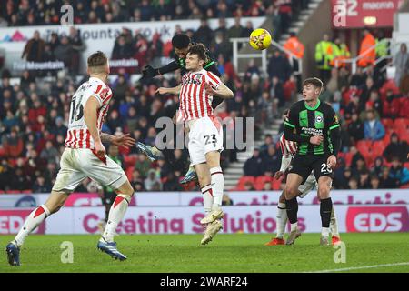 Stoke-on-Trent le samedi 6 janvier 2024. Brightons Joao Pedro tire et marque pour faire 3-2 lors du match de troisième tour de FA Cup entre Stoke City et Brighton et Hove Albion au Britannia Stadium, Stoke-on-Trent le samedi 6 janvier 2024. (Photo : Chris Donnelly | MI News) crédit : MI News & Sport / Alamy Live News Banque D'Images