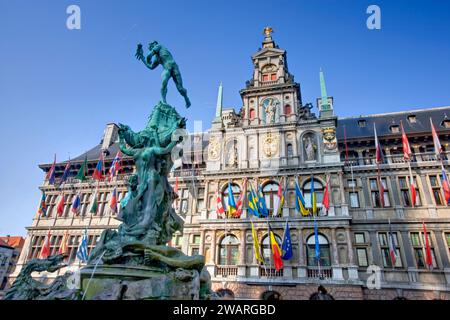 Anvers, Anvers, Flandre, Belgique, Rathaus, Stadhuis, Grote Markt, mairie, Brabobrunnen, Jef Lambeaux, Italienischer Manierismus, Silvius Brabo Banque D'Images