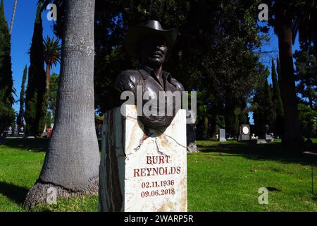 Los Angeles, Californie : BURT REYNOLDS tombe au cimetière Hollywood Forever situé au 6000 Santa Monica Blvd Banque D'Images